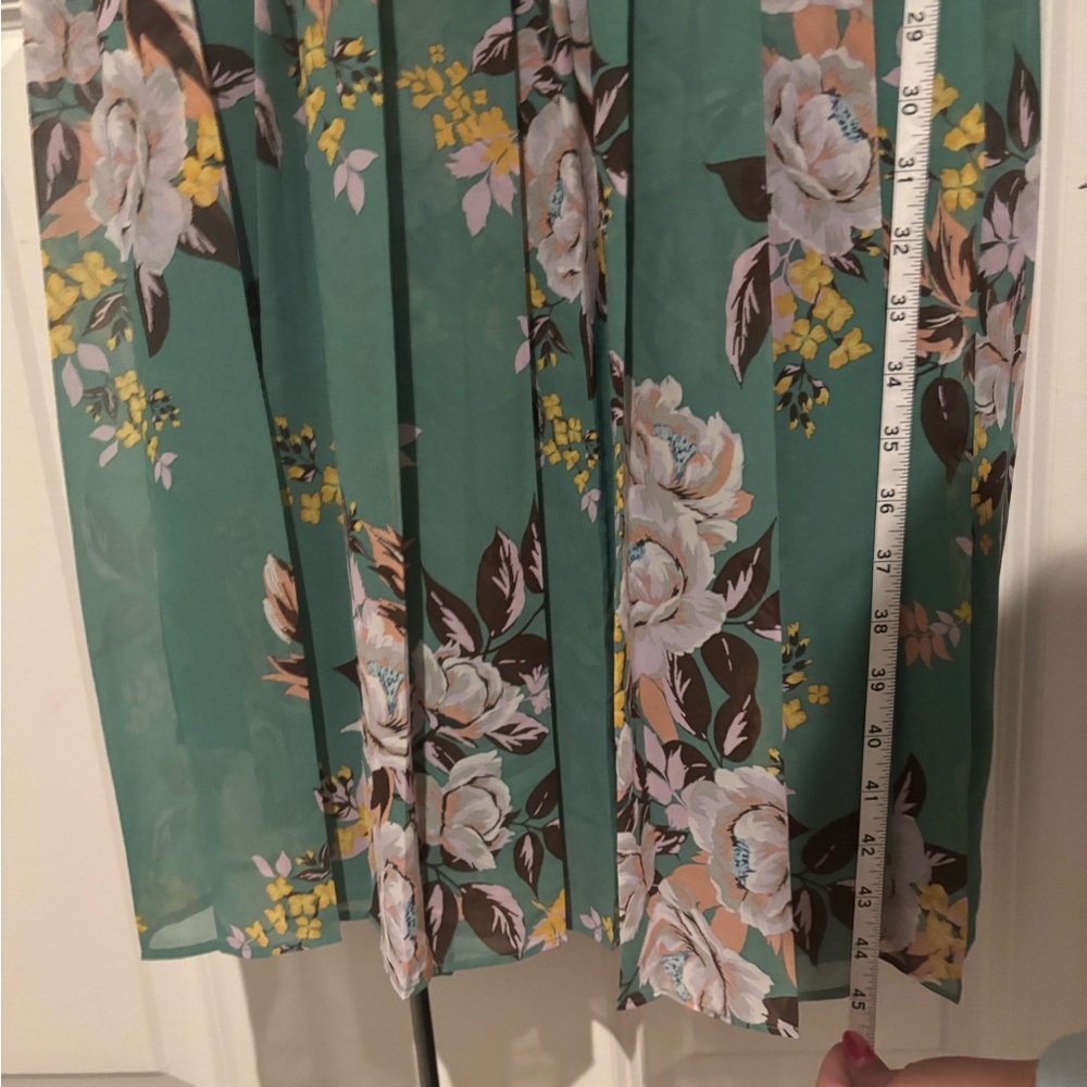 New York & Company Floral Midi Dress (pre-loved) - Picture 9 of 9